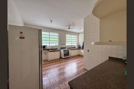 Casa à venda com 4200m², 5 quartos e 5 vagas Casa à venda com 4200m², 5 quartos e 5 vagasCozinha