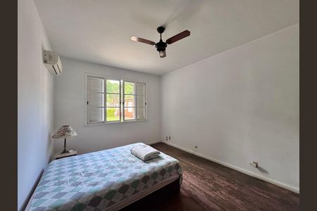 Casa à venda com 4200m², 5 quartos e 5 vagas Casa à venda com 4200m², 5 quartos e 5 vagasQuarto 1
