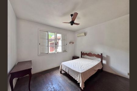 Casa à venda com 4200m², 5 quartos e 5 vagas Casa à venda com 4200m², 5 quartos e 5 vagasQuarto 2