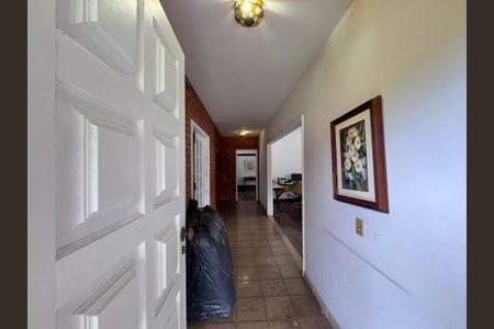 Casa à venda com 4200m², 5 quartos e 5 vagas Casa à venda com 4200m², 5 quartos e 5 vagasSala