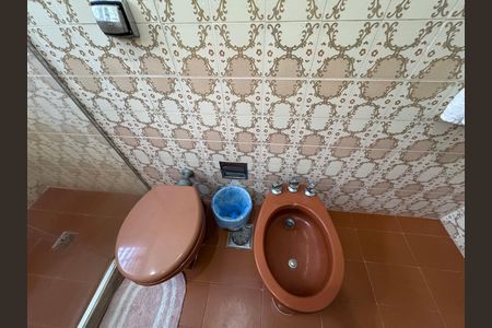 Casa à venda com 4200m², 5 quartos e 5 vagas Casa à venda com 4200m², 5 quartos e 5 vagasBanheiro Social 1