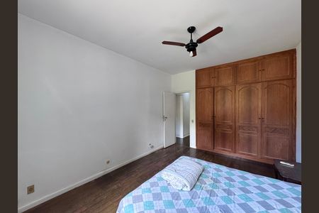Casa à venda com 4200m², 5 quartos e 5 vagas Casa à venda com 4200m², 5 quartos e 5 vagasQuarto 1