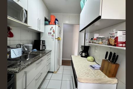 Cozinha  de apartamento à venda com 2 quartos, 52m² em Jardim Maria Duarte, São Paulo