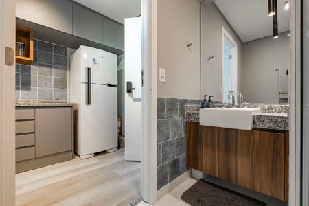 Banheiro de kitnet/studio para alugar com 1 quarto, 21m² em Jardim Paulista, São Paulo