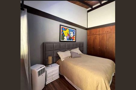 Casa de condomínio para alugar com 320m², 5 quartos e 4 vagasQuarto