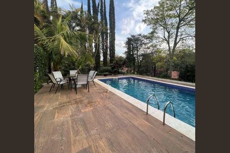 Casa de condomínio para alugar com 320m², 5 quartos e 4 vagasÁrea externa