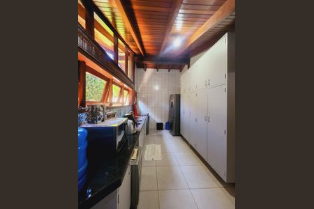 Casa de condomínio para alugar com 320m², 5 quartos e 4 vagasCozinha