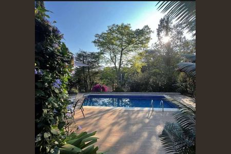 Casa de condomínio para alugar com 320m², 5 quartos e 4 vagasÁrea externa