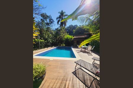 Casa de condomínio para alugar com 320m², 5 quartos e 4 vagasÁrea externa