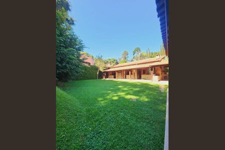 Casa de condomínio para alugar com 320m², 5 quartos e 4 vagasÁrea externa