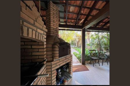 Casa de condomínio para alugar com 320m², 5 quartos e 4 vagasÁrea externa