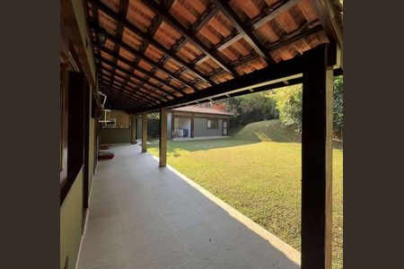 Casa de condomínio para alugar com 320m², 5 quartos e 4 vagasÁrea externa