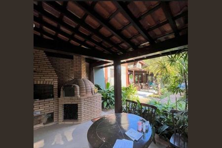 Casa de condomínio para alugar com 320m², 5 quartos e 4 vagasÁrea externa