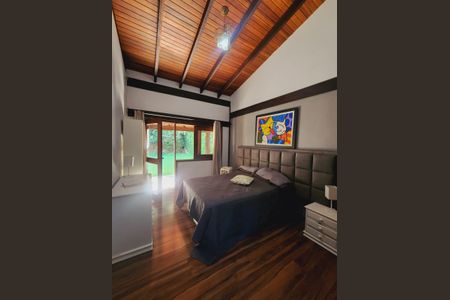 Casa de condomínio para alugar com 320m², 5 quartos e 4 vagasQuarto