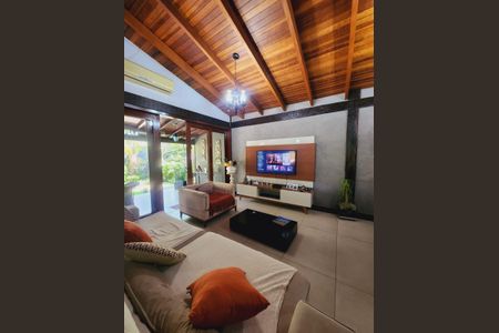 Casa de condomínio para alugar com 320m², 5 quartos e 4 vagasSala