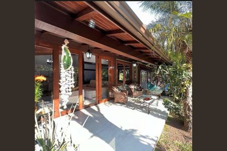 Casa de condomínio para alugar com 320m², 5 quartos e 4 vagasÁrea externa