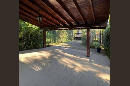 Casa de condomínio para alugar com 320m², 5 quartos e 4 vagasÁrea externa