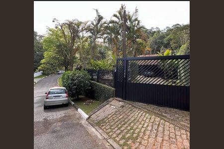 Casa de condomínio para alugar com 320m², 5 quartos e 4 vagasFachada