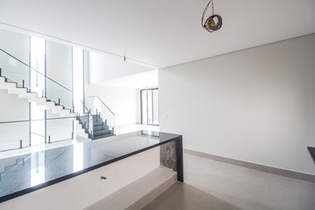 Casa de condomínio à venda com 510m², 4 quartos e 6 vagasCozinha