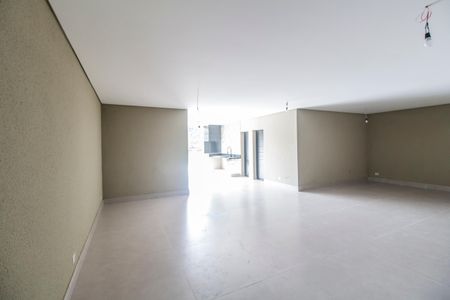 Casa de condomínio à venda com 510m², 4 quartos e 6 vagasÁrea comum - Salão de festas