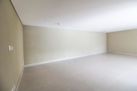 Casa de condomínio à venda com 510m², 4 quartos e 6 vagasÁrea comum - Salão de festas