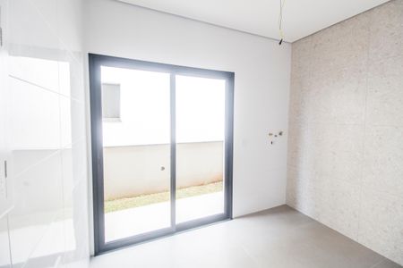 Casa de condomínio à venda com 510m², 4 quartos e 6 vagasEscritório