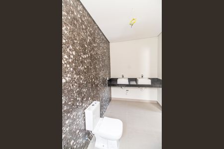 Casa de condomínio à venda com 510m², 4 quartos e 6 vagasBanheiro da Suíte