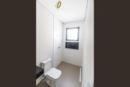 Casa de condomínio à venda com 510m², 4 quartos e 6 vagasBanheiro da Suíte