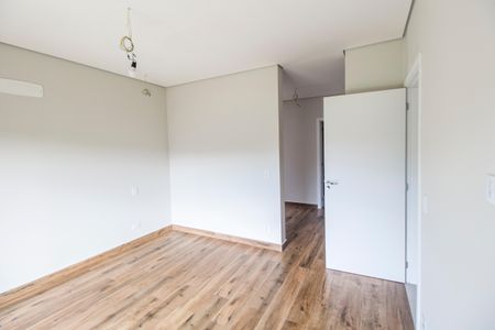 Casa de condomínio à venda com 510m², 4 quartos e 6 vagasSuíte 4