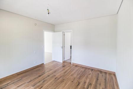 Casa de condomínio à venda com 510m², 4 quartos e 6 vagasSuíte 1