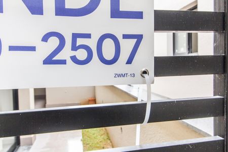 Casa de condomínio à venda com 510m², 4 quartos e 6 vagasVista da Rua