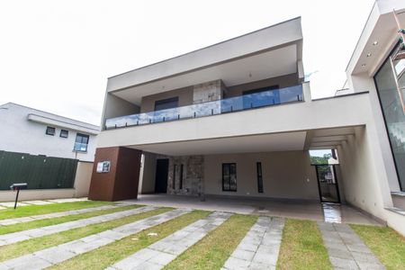 Casa de condomínio à venda com 510m², 4 quartos e 6 vagasVista da Rua