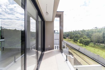 Casa de condomínio à venda com 510m², 4 quartos e 6 vagasVaranda