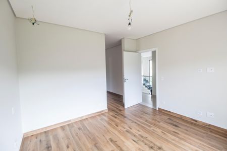 Casa de condomínio à venda com 510m², 4 quartos e 6 vagasSuíte 4