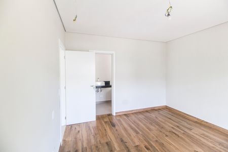 Casa de condomínio à venda com 510m², 4 quartos e 6 vagasSuíte 1