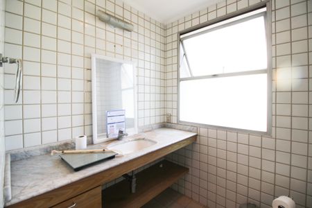 Apartamento para alugar com 110m², 3 quartos e 1 vaga Apartamento para alugar com 110m², 3 quartos e 1 vagaBanheiro da Suíte