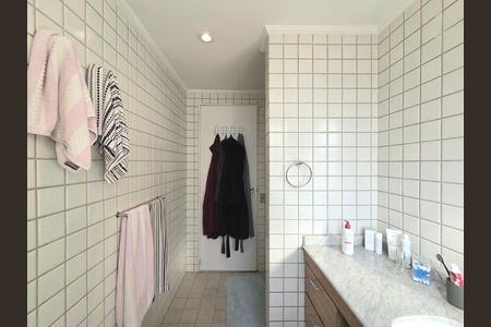 Apartamento para alugar com 110m², 3 quartos e 1 vaga Apartamento para alugar com 110m², 3 quartos e 1 vagaBanheiro da Suíte