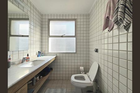 Apartamento para alugar com 110m², 3 quartos e 1 vaga Apartamento para alugar com 110m², 3 quartos e 1 vagaBanheiro da Suíte