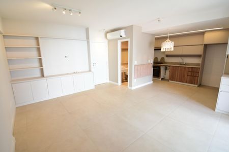 Sala de apartamento para alugar com 2 quartos, 92m² em Cambuí, Campinas