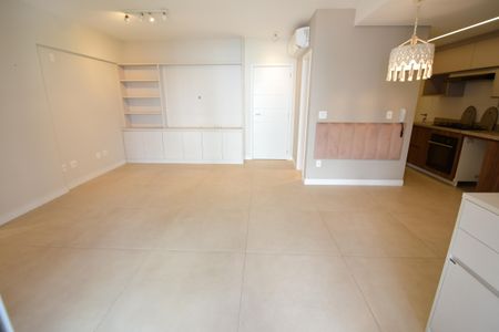 Sala de apartamento para alugar com 2 quartos, 92m² em Cambuí, Campinas