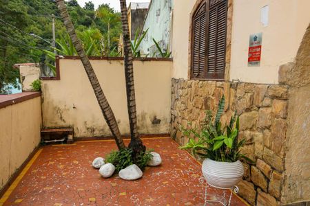 Casa à venda com 150m², 4 quartos e 1 vagaÁrea de Frente