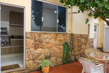 Quintal de casa à venda com 4 quartos, 150m² em Lins de Vasconcelos, Rio de Janeiro