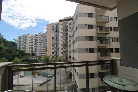 Apartamento à venda com 56m², 2 quartos e 1 vagaSala - Varanda