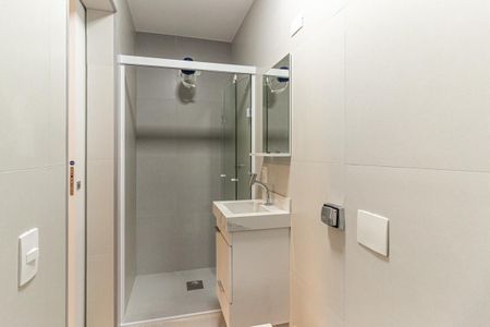 Banheiro de kitnet/studio para alugar com 1 quarto, 36m² em Santa Cecilia, São Paulo