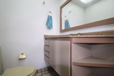 Apartamento para alugar com 180m², 3 quartos e 4 vagasBanheiro Quarto 2 suíte