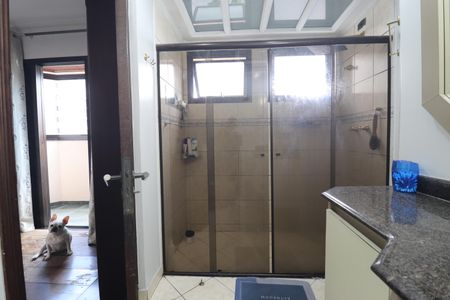 Apartamento para alugar com 180m², 3 quartos e 4 vagasBanheiro Quarto 1 suíte