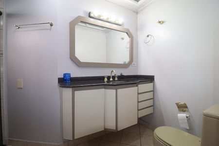 Apartamento para alugar com 180m², 3 quartos e 4 vagasBanheiro Quarto 1 suíte