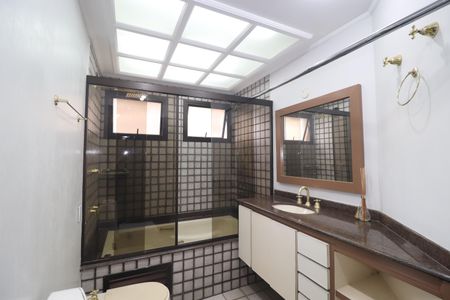 Apartamento para alugar com 180m², 3 quartos e 4 vagasBanheiro 3