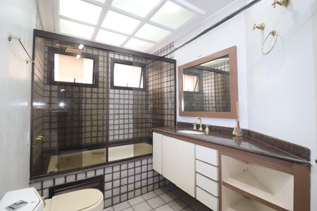 Apartamento para alugar com 180m², 3 quartos e 4 vagasBanheiro 3