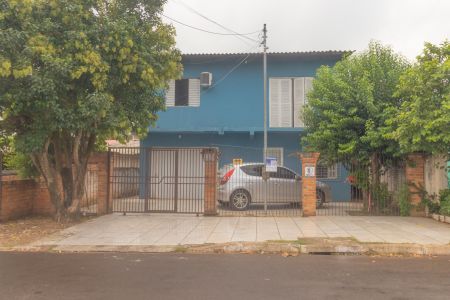 Casa à venda com 249m², 2 quartos e 3 vagasFachada